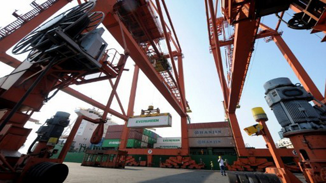 EXPANSION. International Container Terminal Services Incorporated (ICTSI) Chairman Enrique Razon Jr. says Thursday, April 16 the firm is eyeing two ports in Africa for its international expansion. File photo by Agence France-Presse  