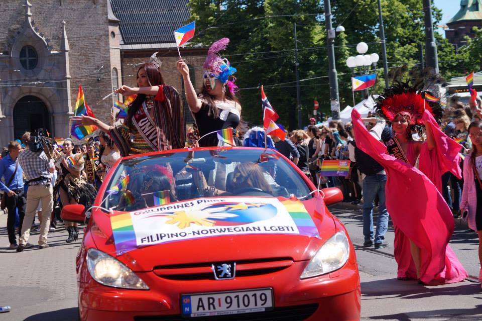 PINOY PRIDE. Filipino LGBTIs parade the streets of Oslo. Photo by Miles Viernes/ Rappler 