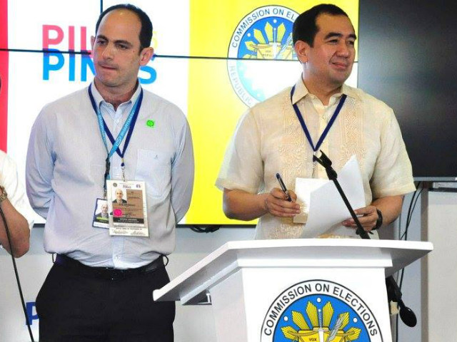'BREACH' EXPLAINED. Smartmatic Philippines general manager Elie Moreno holds a news conference with Comelec Chairman Andres Bautista after the technology provider was accused of breaching election-related protocol. Photo courtesy of Comelec EID 