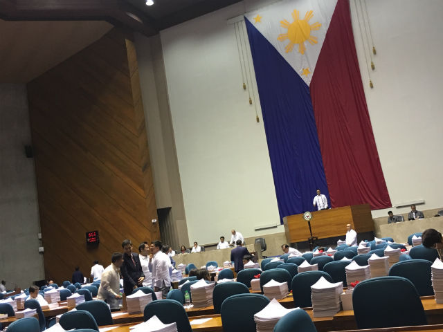 PLENARY. Lawmakers hold their plenary session on May 23, 2017, the same day the tax reform package was sponsored for 2nd reading. Photo by Mara Cepeda/Rappler 