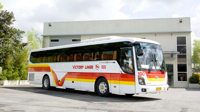 BUS ACCIDENT. Bus 7044 carrying 44 passengers falls off a ravine in Benguet early Tuesday. File photo from Victory Liner website 