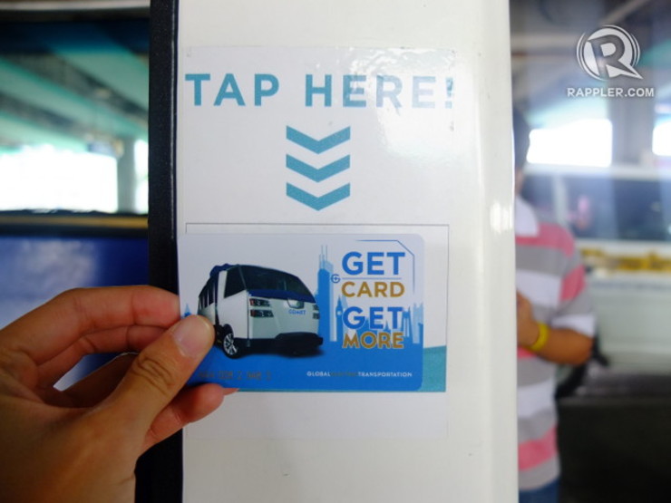 CASHLESS PAYMENT. Passengers tap in and tap out their card near the e-shuttle door