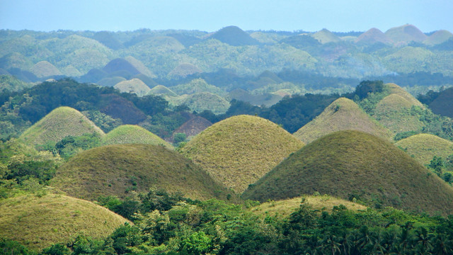 NATURAL BEAUTY. Did you know that the Chocolate Hills in Bohol is not yet protected by national law? Photo from Wikipedia.org 
