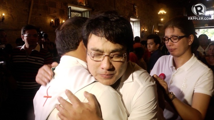 FINAL WORDS. Senator Bong Revilla Jr hears a special mass with his family and supporters before heading to Sandiganbayan to surrender. Photo by Adrian Portugal/Rappler