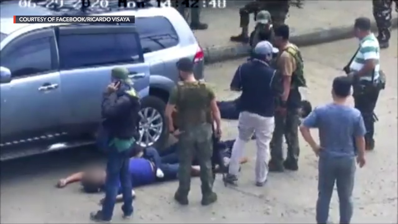 BLOOD IN JOLO. Police loiter in the crime scene where cops gunned down 4 soldiers in Jolo, Sulu, on June 29, 2020. Screenshot of CCTV footage from Ricardo Visaya's Facebook 