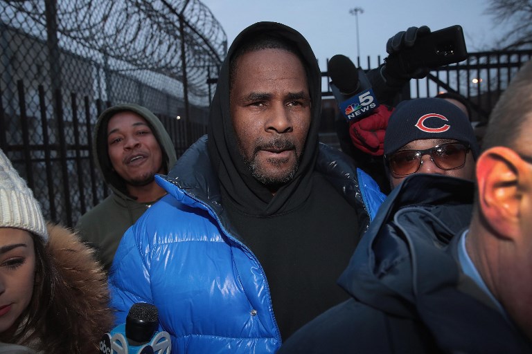 FREED. The 52-year-old R&B singer posts $100,000 bond and is released from custody. Photo by Scott Olson/Getty Images/AFP 