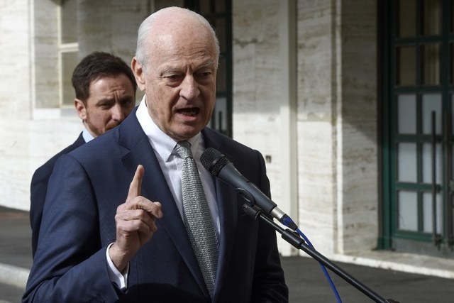 STAFFAN DE MISTURA. UN Syria envoy Staffan de Mistura briefs the press after speaking to a group of Syrians holding a vigil on the first day of a new round of Syria peace talks in Geneva on February 23, 2017. File photo by Philippe Desmazes/ AFP 