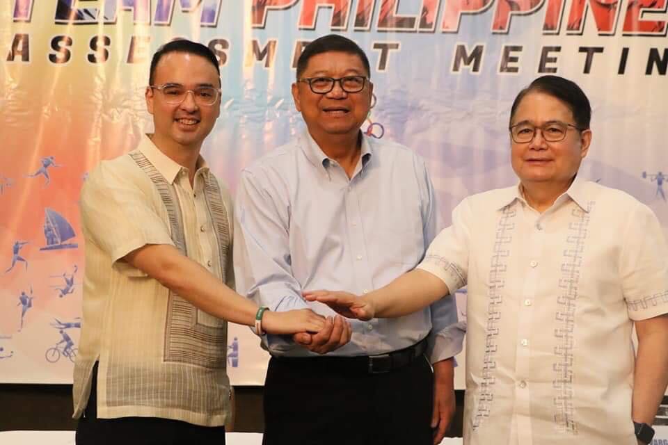 IN DEFENSE. Alan Peter Cayetano (left) – tasked to head the SEA Games hosting with PSC chair Butch Ramirez (center) and POC president Ricky Vargas – answers issues hurled at the PHISGOC. File photo from PSC   