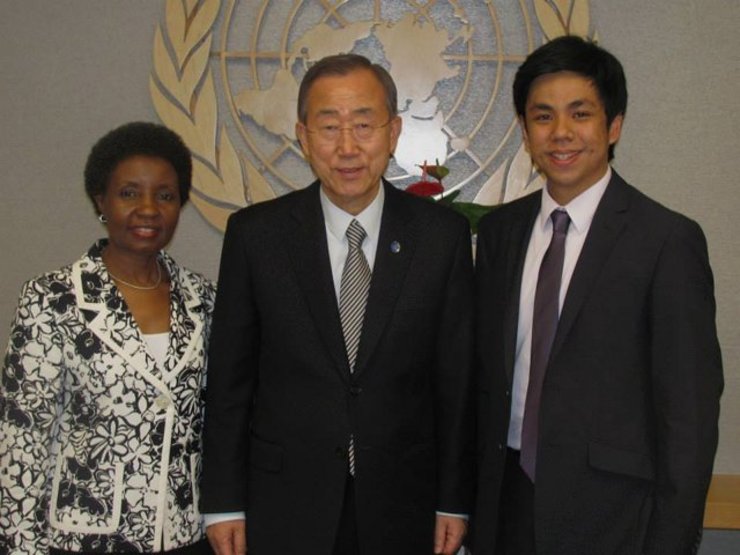 DREAM ACHIEVED. Filipino Rommel Maranan (rightmost) achieved his childhood dream of working at the UN Headquarters in New York. Here, he poses with UN Secretary-General Ban Ki-Moon (center) and former UN Deputy Secretary-General Asha-Rose Migiro. UN Photo 