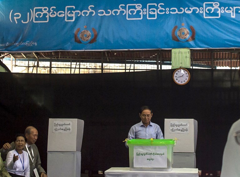 VOTE. Myanmar President Win Myint casts his ballot at a polling station in Yangon on November 3, 2018, a rare local test of support for embattled leader Aung San Suu Kyi's National League for Democracy (NLD) party more than halfway through her time in office. Photo by Ye Aung Thu/AFP 