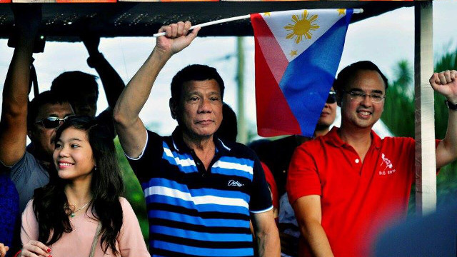RISING DUTERTE. Rodrigo Duterte campaigns in Toledo City on April 2, 2016. Photo from Rody Duterte Facebook page 