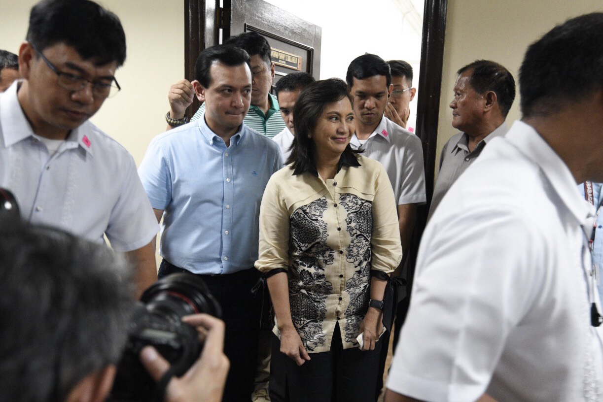 VISIT. Vice President Leni Robredo visits Senator Antonio Trillanes IV in his office, where he has been staying for the last 3 days. Photo by Alecs Ongcal/Rappler    