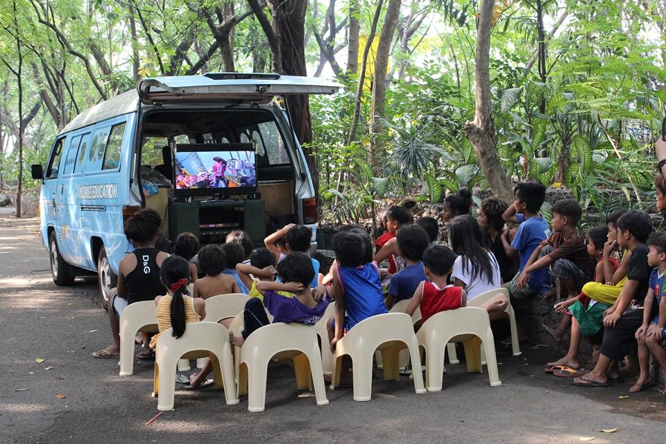 STREET EDUCATION. Childhope Asia brings a mobile classroom to street kids in different areas. Photo courtesy of Childhope Asia 
