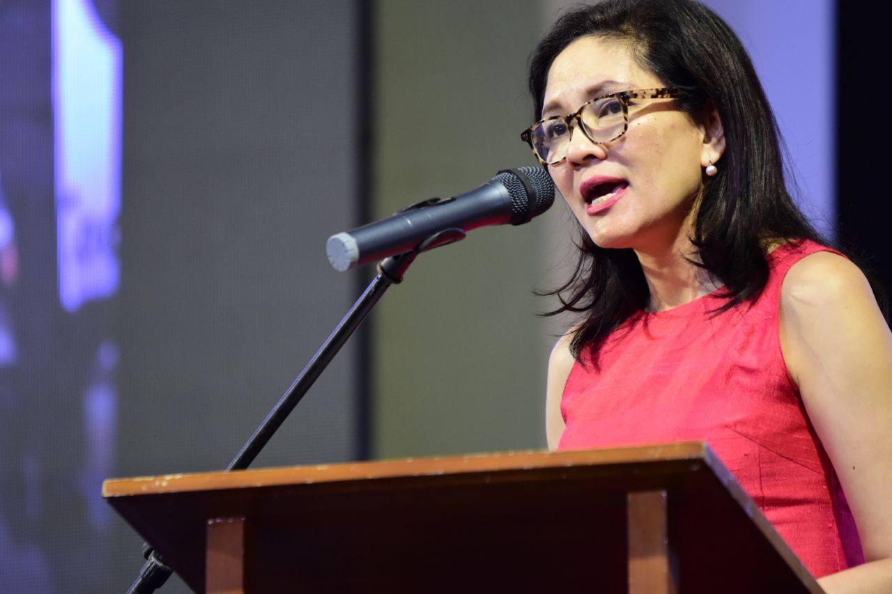 SEEKING A PROBE. Senator Risa Hontiveros wants the Senate to look into the sexual harassment allegations against Miss Earth pageant sponsor Amado Cruz. File photo from Hontiveros' Facebook page 