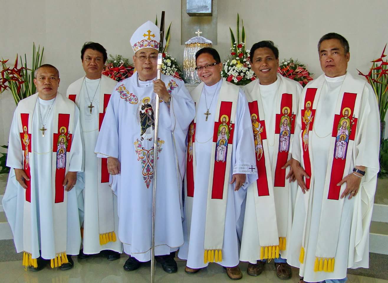 BELOVED PRIEST. Diocese of Talibon Bishop Emeritus Christian Vicente Noel (3rd from left), together with priests in Bohol. Photo from Fr Raymund Estillore's Facebook account  