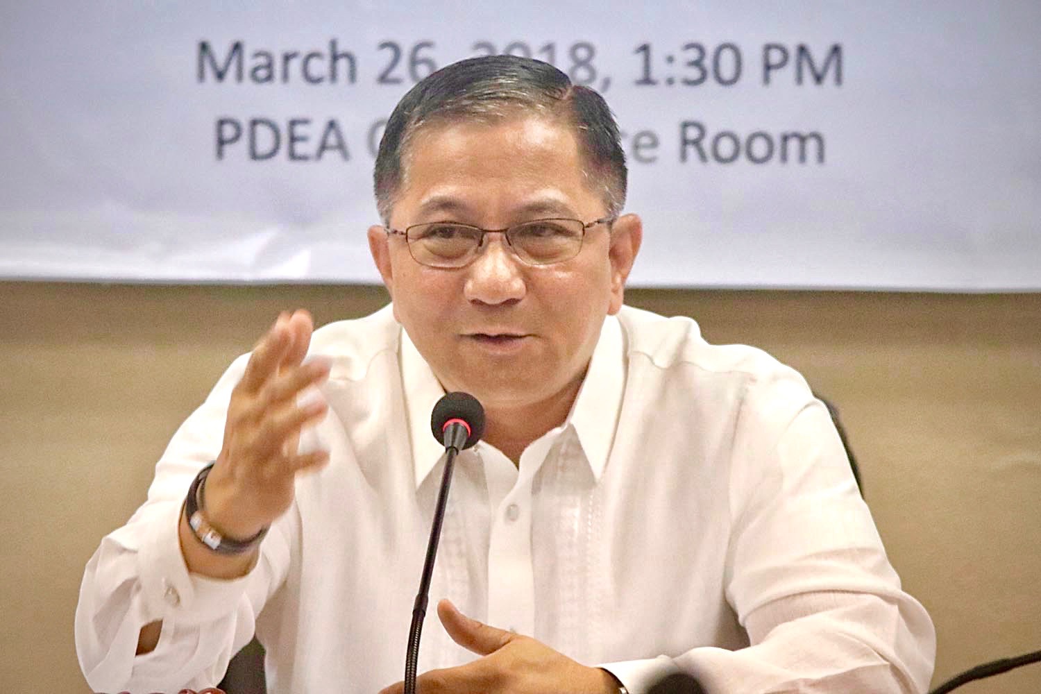 PDEA CHIEF. Aaron Aquino leads the release of the barangay drug list at the PDEA headquarters in Quezon City. File photo by Darren Langit/Rappler  