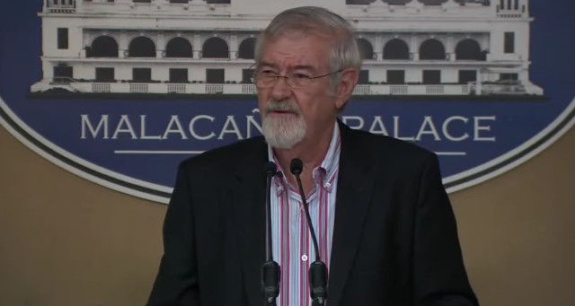 BUSINESSMEN SPEAK UP. Australian business consultant Peter Wallace speaks at a Malacañang press briefing on October 5, 2016. Screenshot from RTVM 