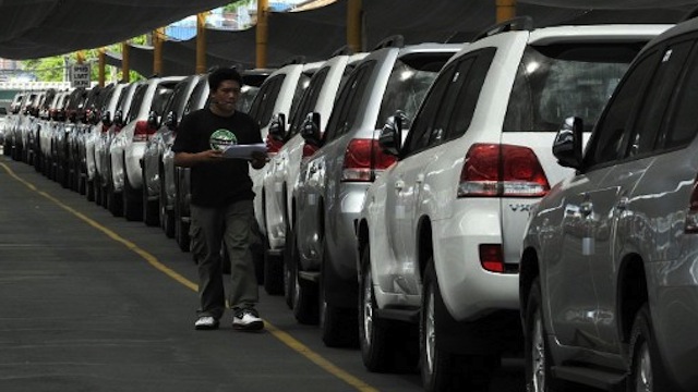 JOINT EFFORT. Automotive dealers are urging the Land Transportation Office (LTO) to release plates made available recently as the government implements the 