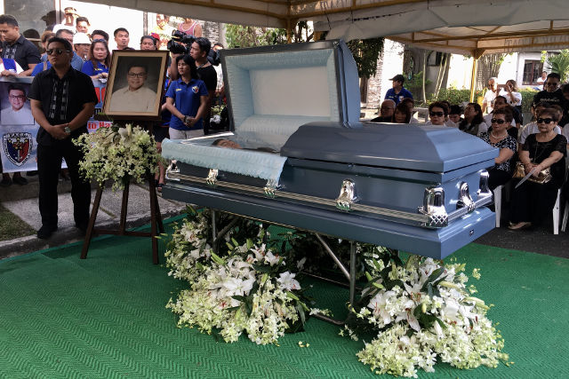 FUNERAL. Horacio Castillo III in his last moments before being laid to rest. Photo by Eloisa Lopez/Rappler 