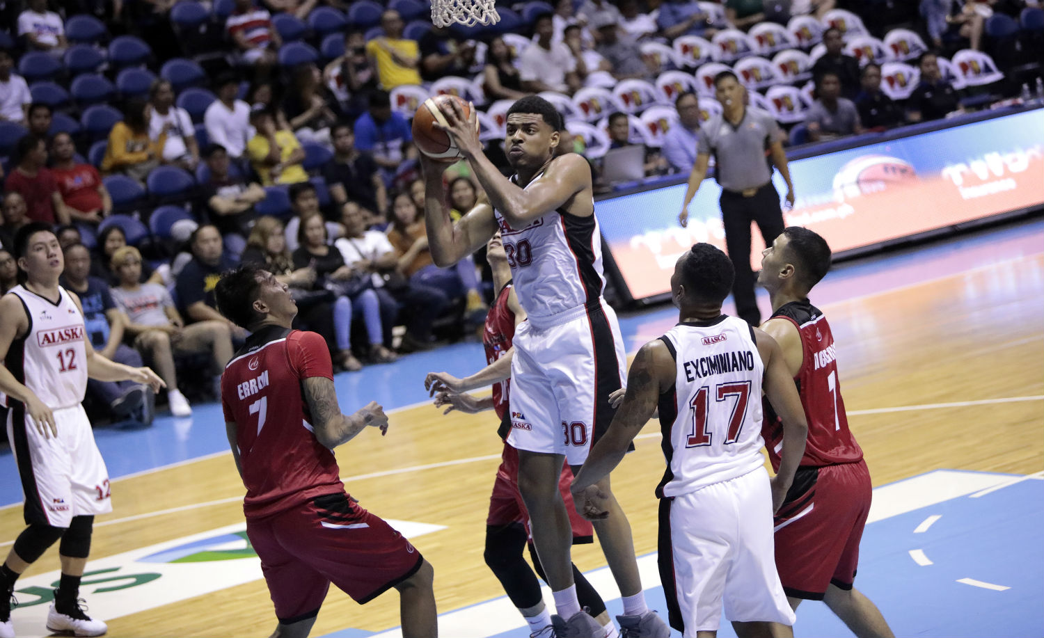 MAKING THEM COUNT. Antonio Campbell's monster double-double did not go for naught this time as the Alaska Aces win their first game in the 2018 PBA Commissioner's Cup. Photo by PBA Images 