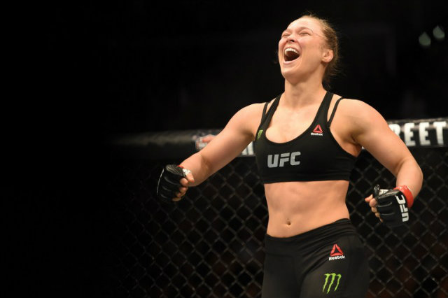 LAST LAUGH. Ronda Rousey showed that she had jokes at the ESPY Awards red carpet. Photo by Harry How/Getty Images/AFP
 