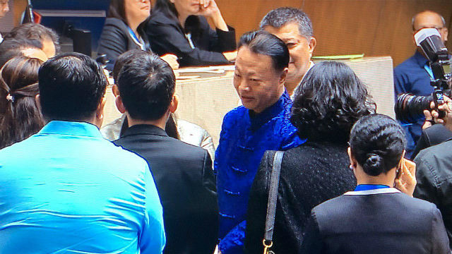 GUEST OF HONOR. Outgoing Chinese Ambassador Zhao Jianhua talks to lawmakers at Batasang Pambansa on November 4, 2019. Photo by Mara Cepeda/Rappler 