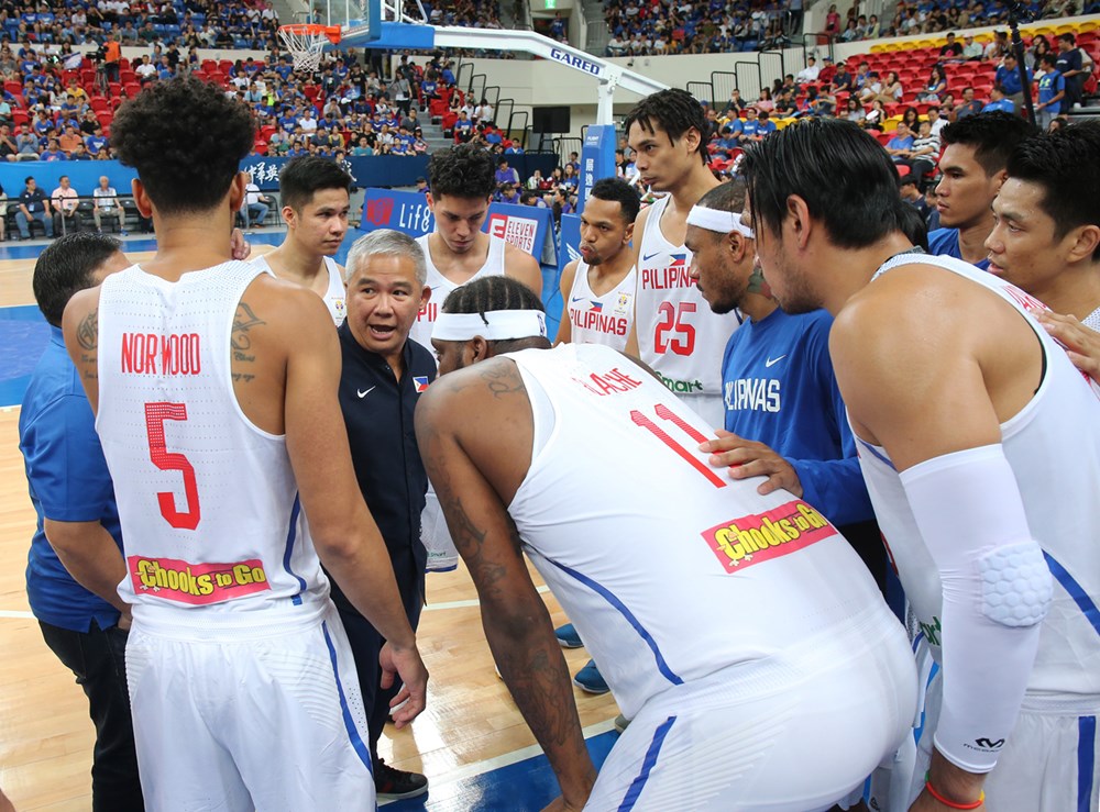EMBARRASSING. Gilas Pilipinas' game against Australia turns ugly. File photo from FIBA   