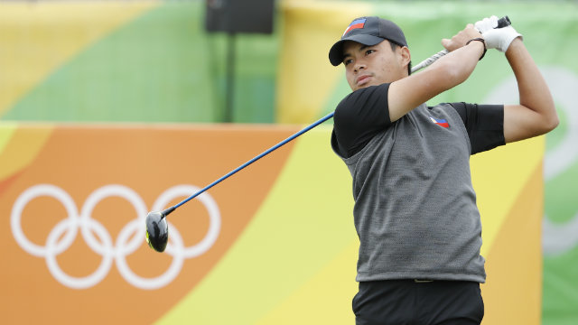 FLAG AND COUNTRY. Miguel Tabuena has not found his form in Rio. Photo by Erik S Lesser/EPA   