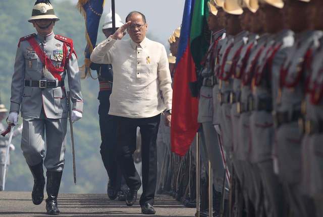 COMMANDER-IN-CHIEF. President Benigno S. Aquino III walks among troops upon arrival at the Dambana ng Kagitingan in Pilar, Bataan for the 73rd Commemoration of the Day of Valor on April 9, 2015. File photo by Lauro Montellano Jr/Malacañang Photo Bureau  