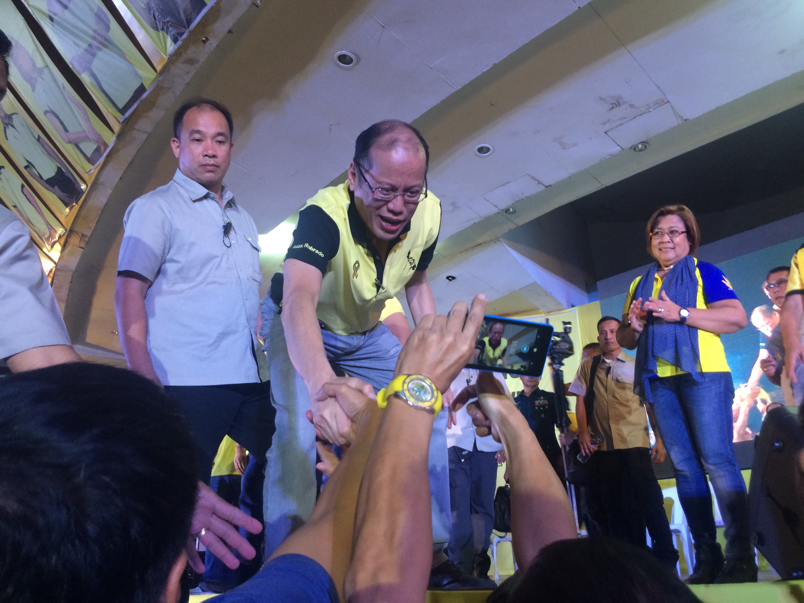 NO TO MARCOS. Philippine President Benigno Aquino III campaigns for his party's bets, Mar Roxas and Leni Robredo. Photo by Bea Cupin/Rappler 