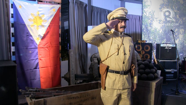 HENERAL LUNA. John Arcilla, who played General Antonio Luna in the film, poses in full costume at the 'Heneral Luna' thanksgiving party on October 29. Photo by Exxon Ruebe/Rappler.com 