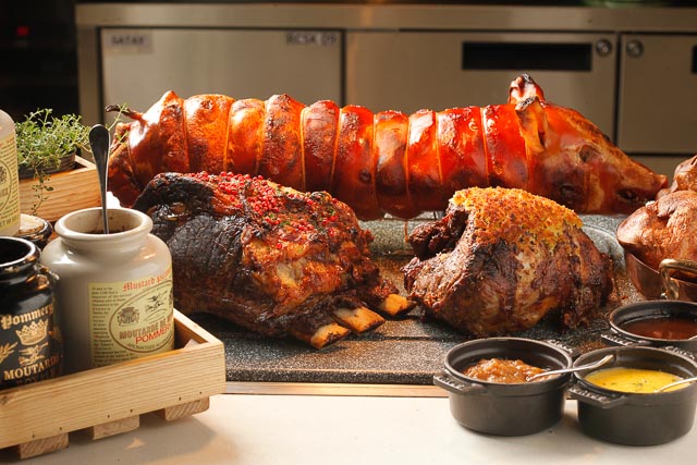 HELLO THERE. Sampling of grilled meats. Photo courtesy of Hyatt City of Dreams 