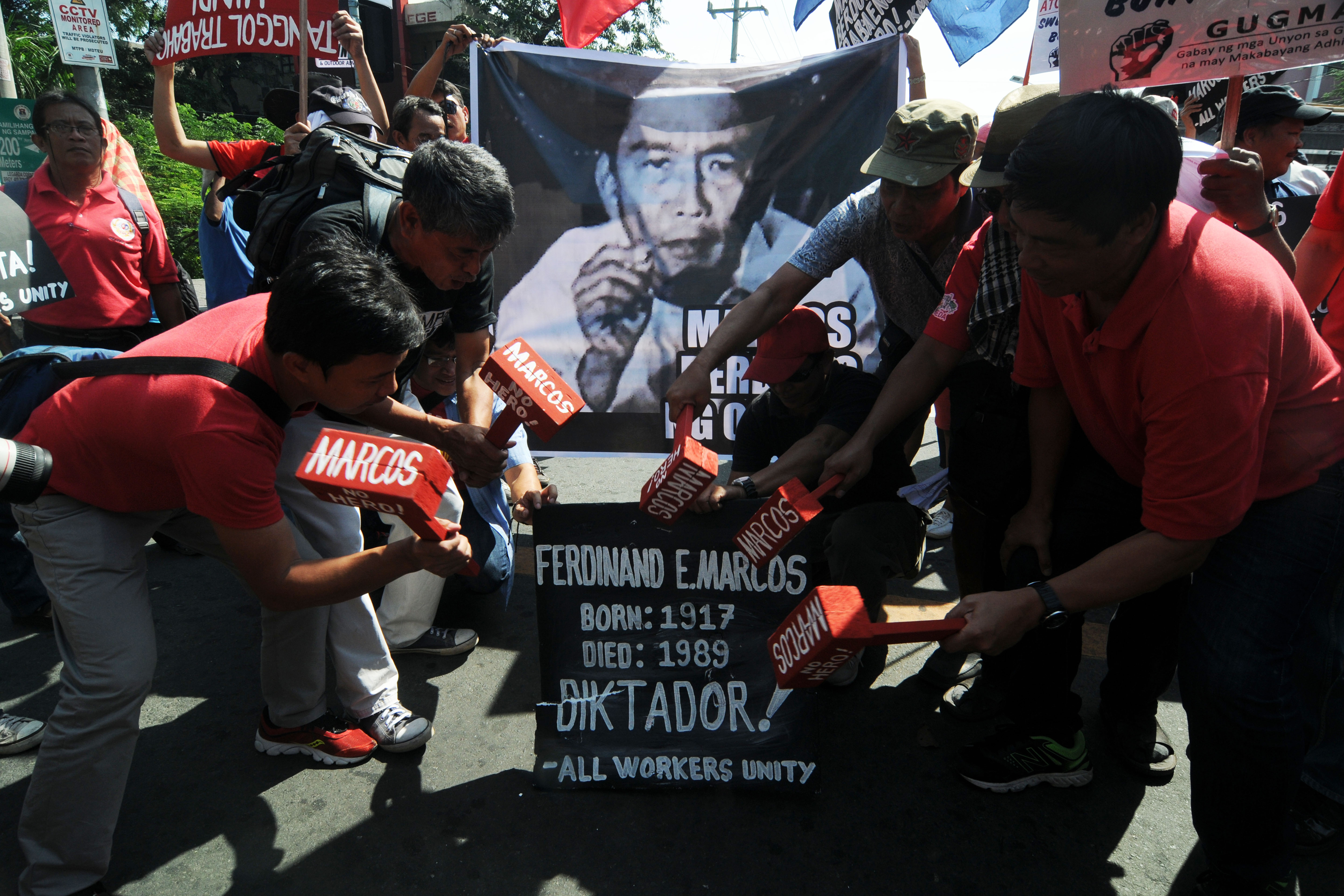 NOT A HERO. Various labor groups stage a protest rally against the unannounced burial of late dictator Ferdinand Marcos at the Libingan ng mga Bayani at Mendiola in Manila on November 22, 2016. Photo by Ben Nabong/Rappler  