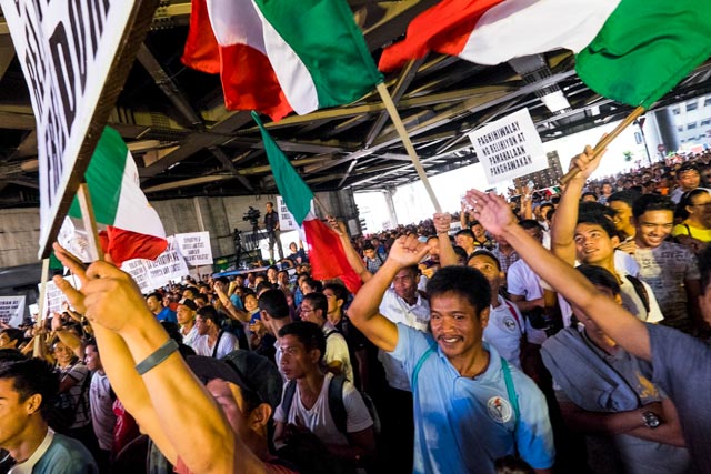 INC members at the rally in EDSA-Shaw on August 29, 2015. Photo by Pat Nabong/Rappler 