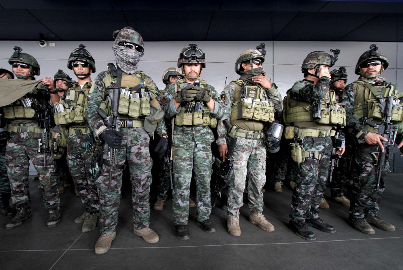 BACK FROM BATTLE. About 160 members of Philippine National Police-Special Action Forces arrive at Pier 4 of North Port in Manila on Wednesday, October 25, 2017, after months of fighting against local terrorists in Marawi City. Photo by Inoue Jaena/Rappler 