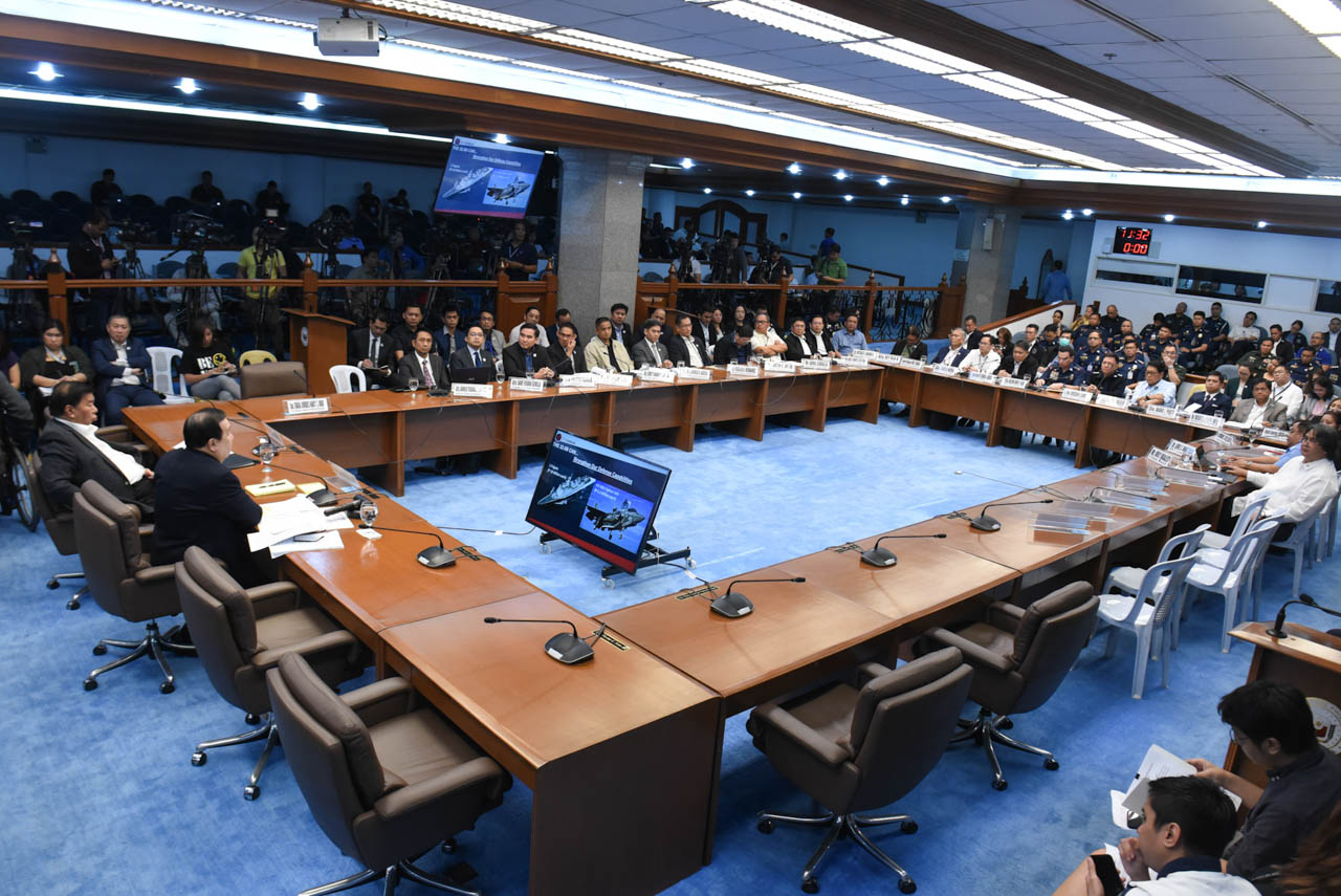 'AT YOUR OWN RISK.' Senate hearings may still push through but at the senator's 'own risk.' File photo by Angie de Silva/Rappler 
