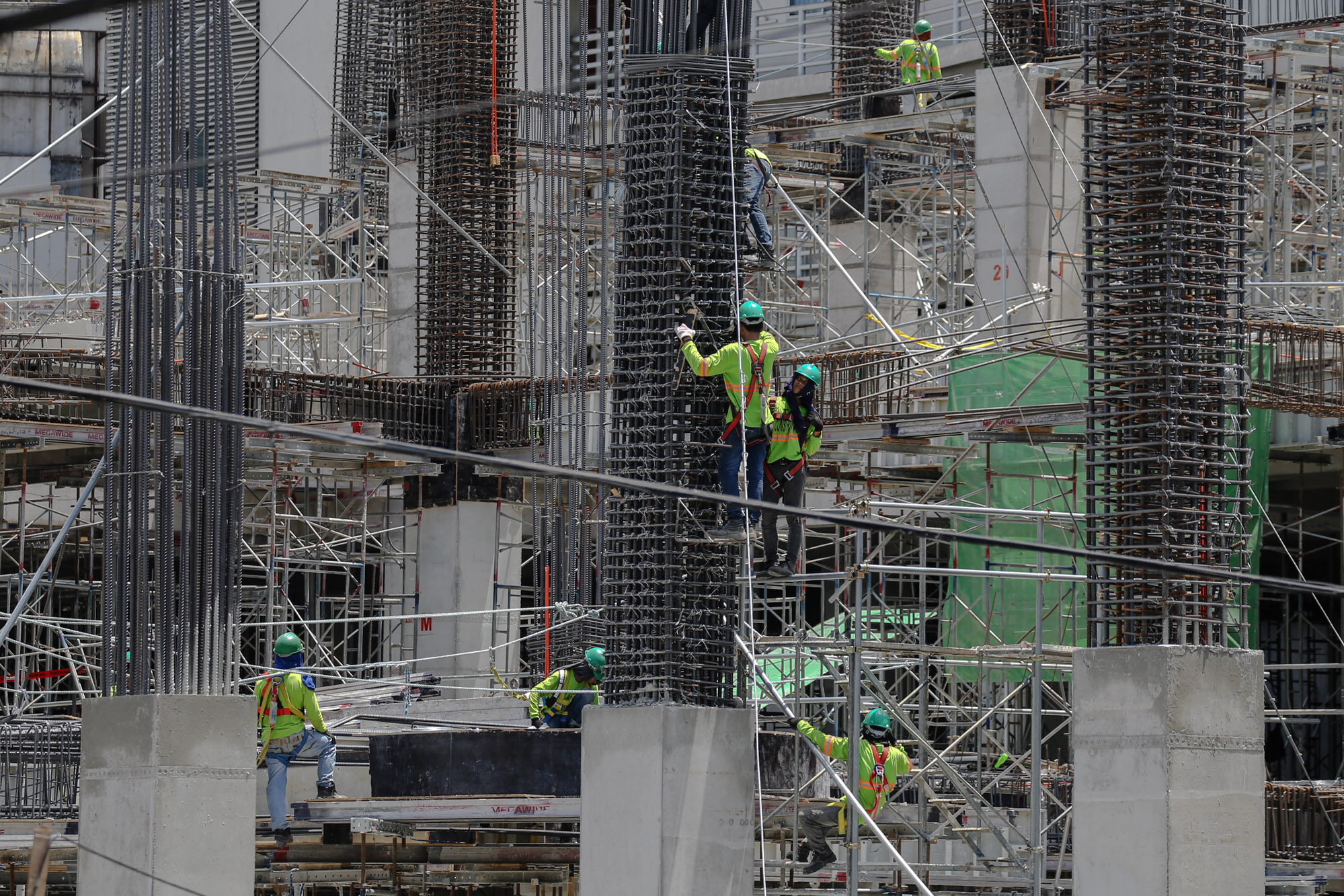 LABOR INSPECTION. The Department of Labor and Employment suspends labor inspections in December 2019. File photo by Jire Carreon/Rappler  