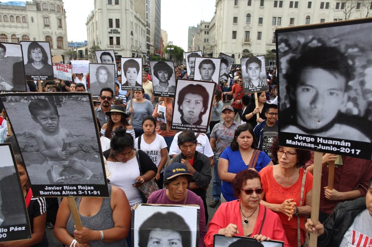 INDIGNANT. Peruvians protest against President Pedro Pablo Kuczynski's humanitarian pardon to Peru's jailed ex-president Alberto Fujimori in Lima. AFP photo 