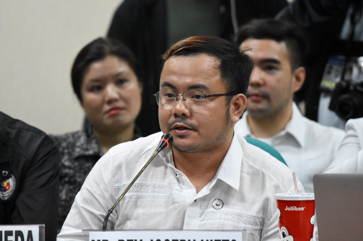 UNDER FIRE. Blogger RJ Nieto is reprimanded for his remarks about a Rappler reporter. File photo by Angie de Silva/Rappler 