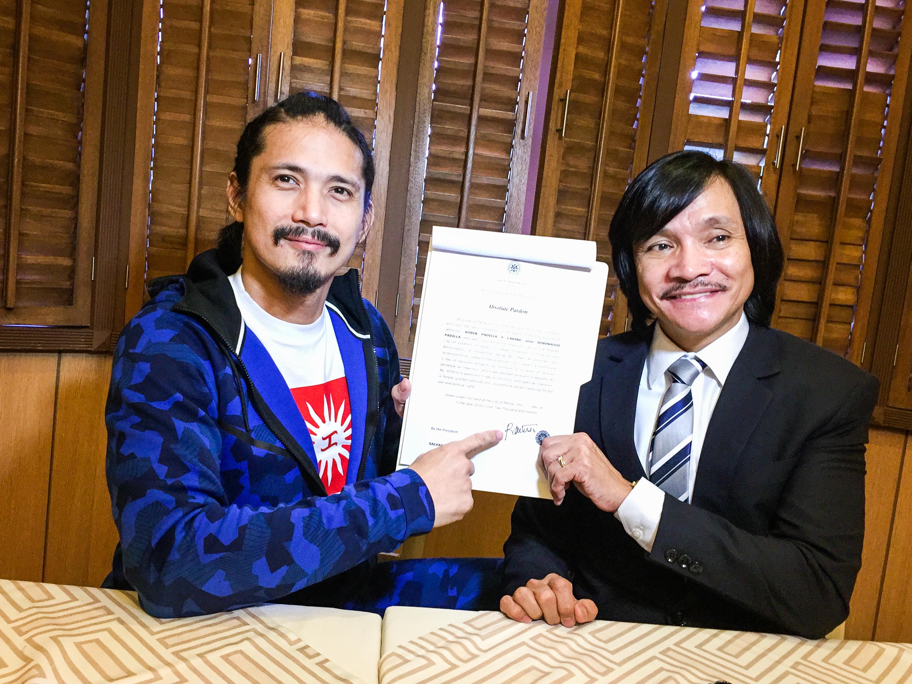 ABSOLUTE PARDON.Robin Padilla and his lawyer Rudolf Jurado. Photo by Vernise L. Tantuco 