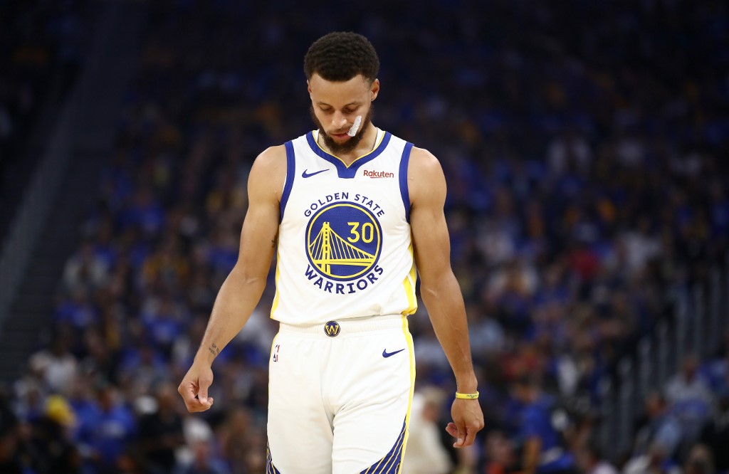 SIDELINED. Steph Curry focuses on recovering from an unspecified illness. File photo by Ezra Shaw/Getty Images/AFP 