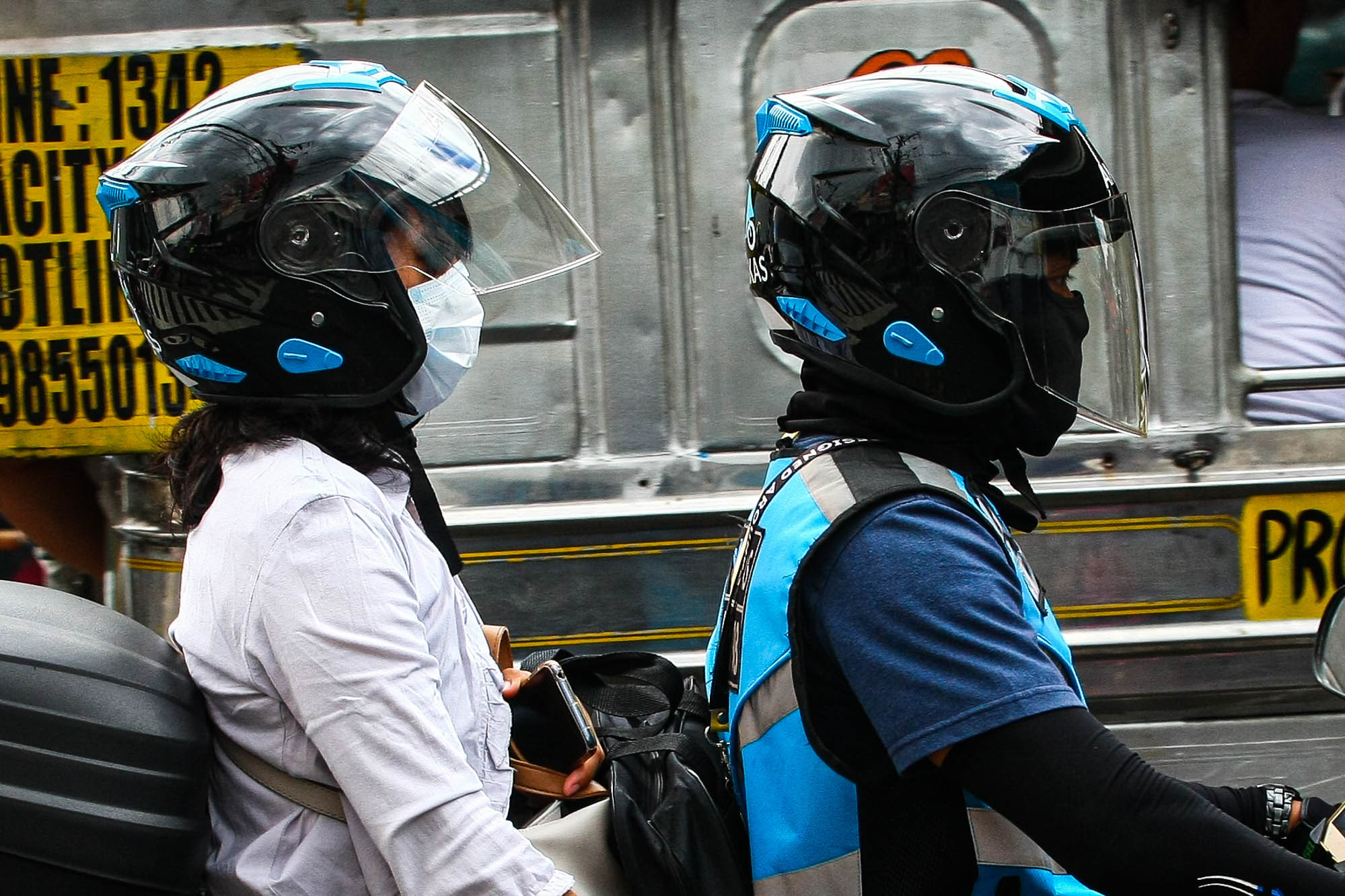 MOTORCYCLE TAXI. Senate panels approve a measure that would legalize motorcycle taxis. File photo by Jire Carreon/Rappler 
