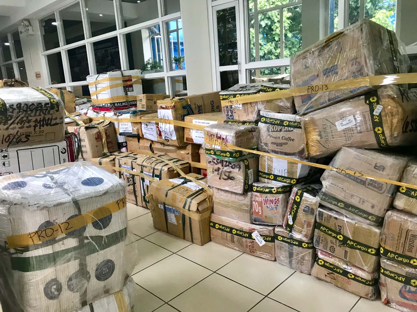 DOCUMENTS. Drug war documents along the halls of Camp Crame. File photo by Rambo Talabong/Rappler