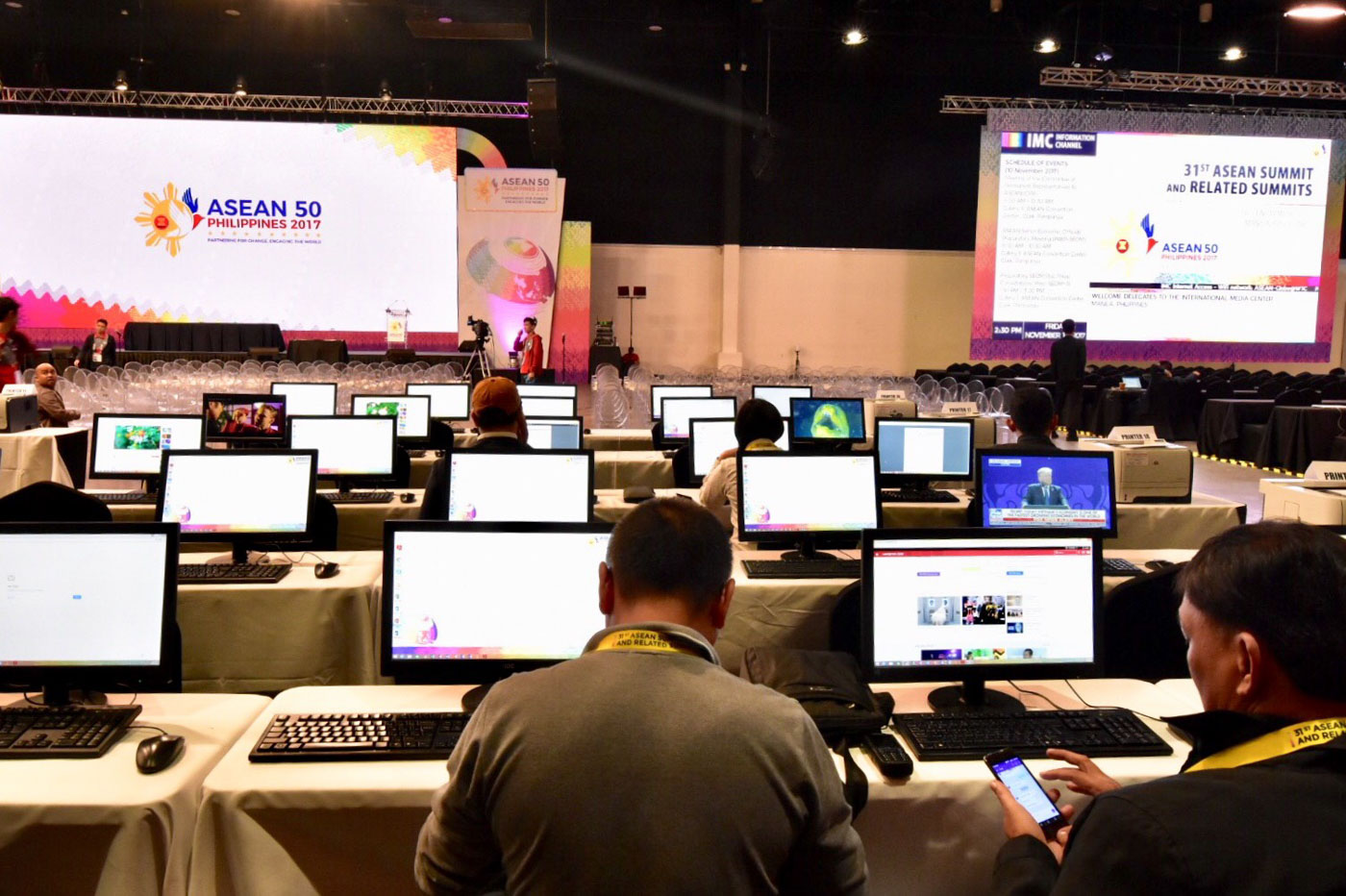 ASEAN 2017. Delegates of Philippine and international media work at the World Trade Center in Pasay which was transformed to the International Medie Center for the ASEAN 2017. Photo by LeAnne Jazul/Rappler 