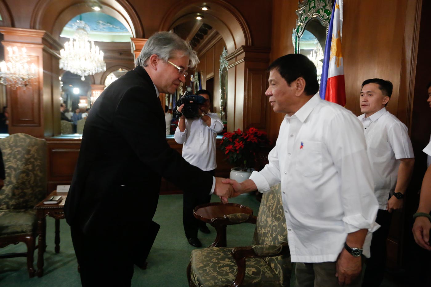 'BEST OF FRIENDS.' President Rodrigo Duterte meets with Russian Ambassador Igor Khovaev a day before departing for Peru to participate in the APEC Summit. Photo by Albert Alcain/PPD  