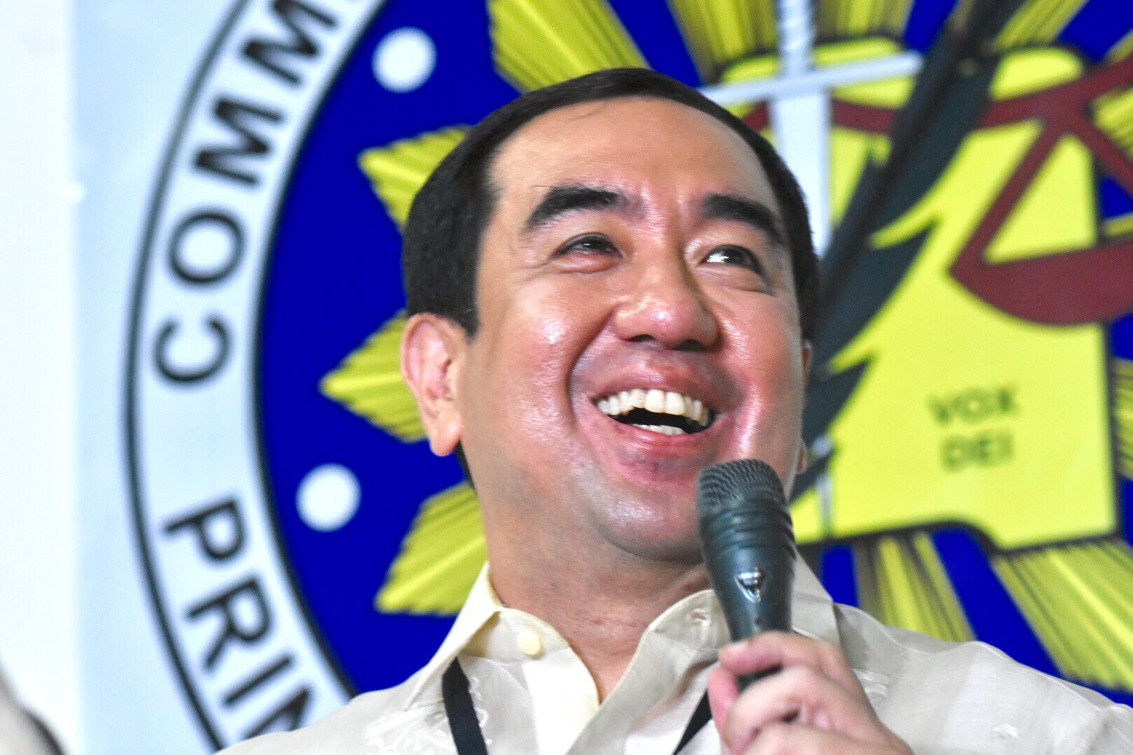 OUTGOING CHAIRMAN. Commission on Elections Chairman Andres Bautista announces that he will step down from the Comelec by the end of 2017. File photo by Angie de Silva/Rappler 