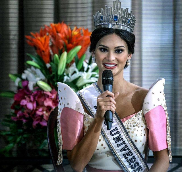 NUMBER ONE. Miss Universe 2015 Pia Wurtzbach answers questions from members of the Malacanang Press Corps at the Guesthouse of Malacanang after her courtesy call to President Benigno S. Aquino III Tuesday, January 26. Photo by Gil Nartea/Malacanang Photo Bureau  