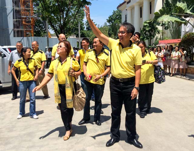 NUMBERS BOOST. Roxas in Cebu the month after his endorsement. Photo by Bea Cupin/Rappler 