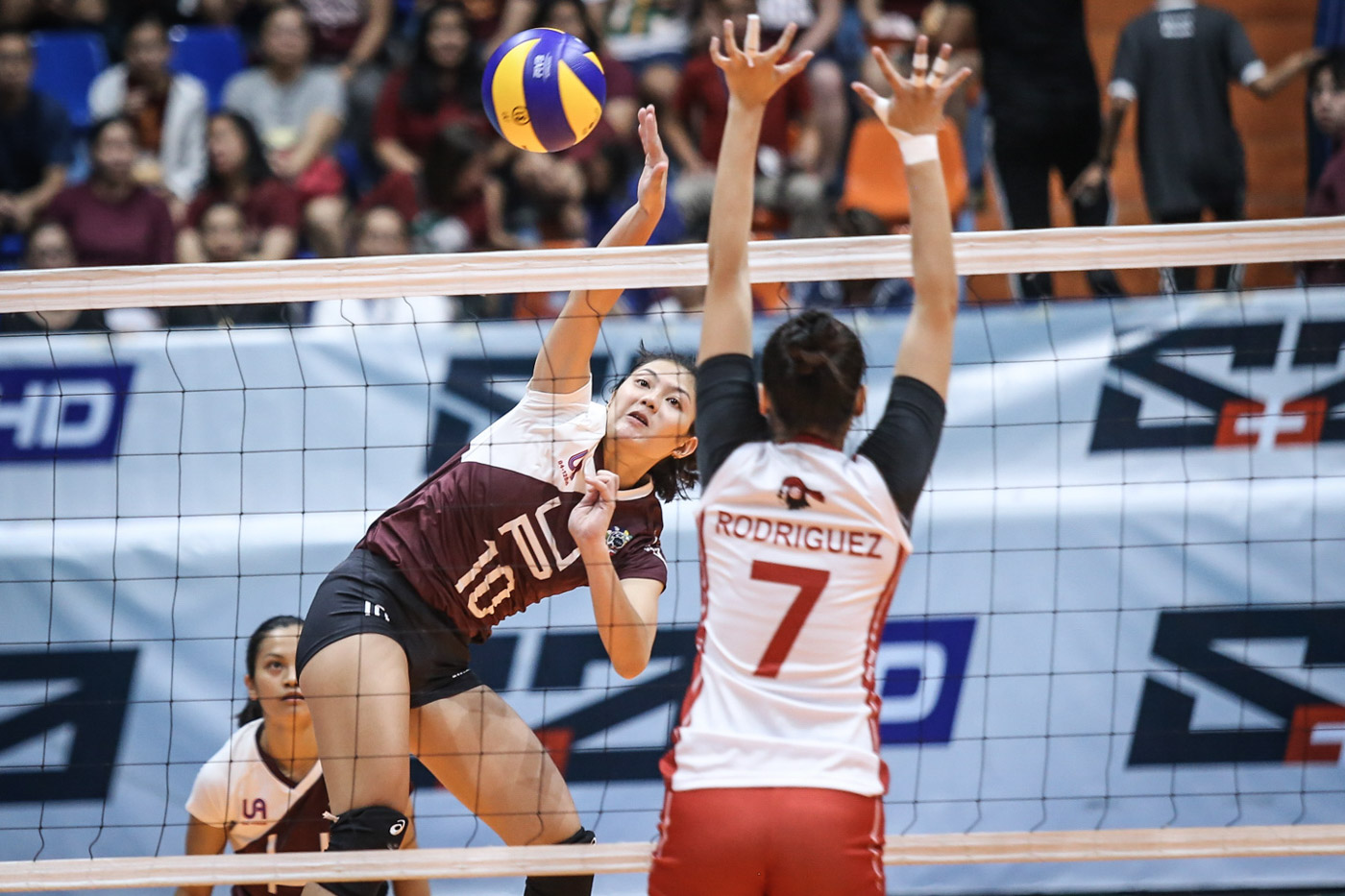 SURVIVAL. Isa Molde and the UP Lady Maroons outlast the gritty Lady Warriors in 5 sets. Photo by Josh Albelda/Rappler  