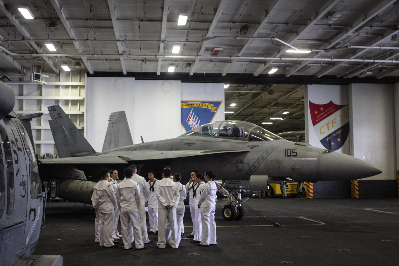 AIR DEFENSE. Filipino-US Sailors onboard the USS Ronald Reagan aircraft carrier as it anchored in Manila Bay on 7 August 2019. Photo by Lito Borras/Rappler 